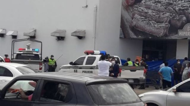 Sujeto mató a puñaladas a su expareja en Santa Cruz
