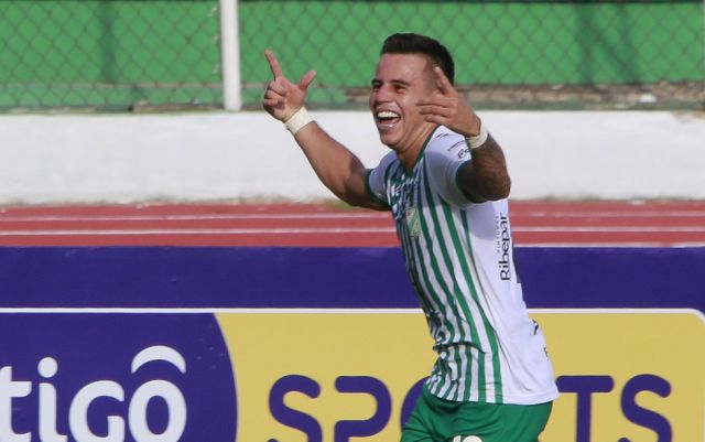 El Refinero resurge con una victoria sobre Wilstermann