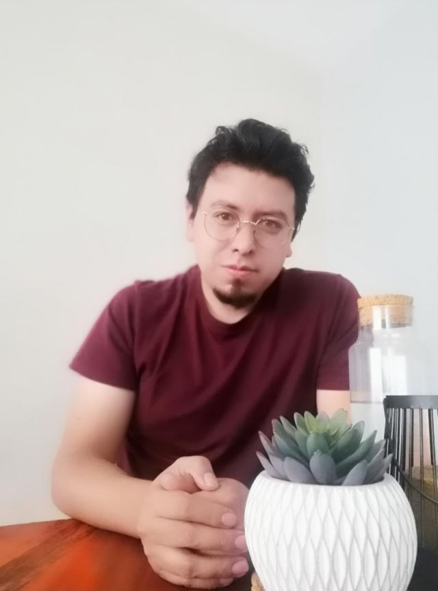 Sergio Trujillo: “Saturnina Desing empezó por la venta de stickers”