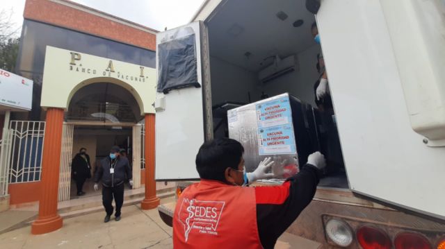 Covid, Gobierno envió dosis solo  para el 15% de adultos mayores