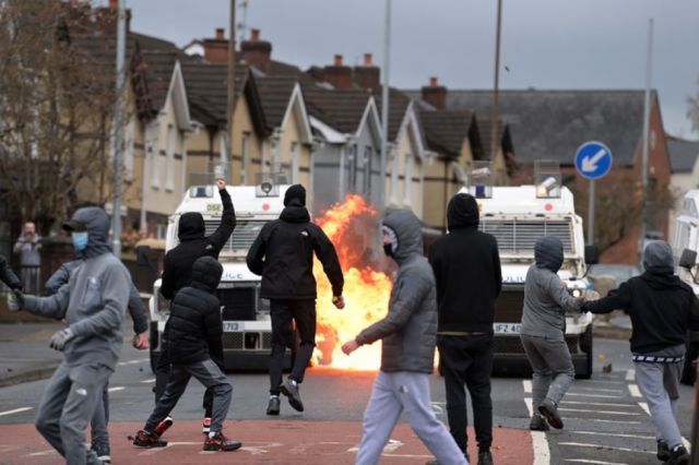 Irlanda del Norte registra jornada de disturbios