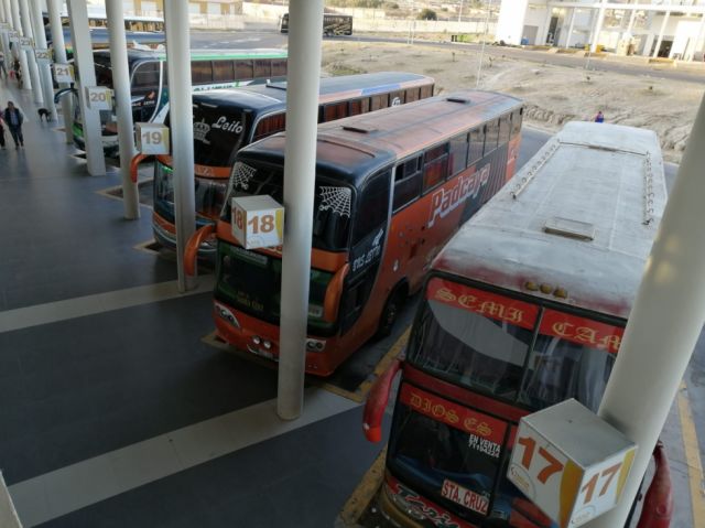 Bloqueo de padres ocasiona irregularidad en las salidas de las flotas de Tarija