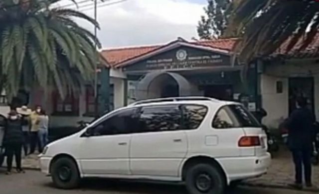Liberan a sujeto que tenía permiso de circulación falso en Tarija