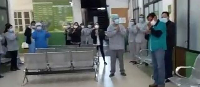 Personal de salud de Caja Cordes realiza paro de brazos caídos y exige la renuncia del administrador 