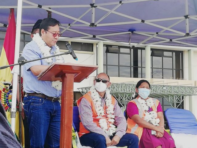 Presidente Arce entrega equipamiento para el aeropuerto de Yacuiba 