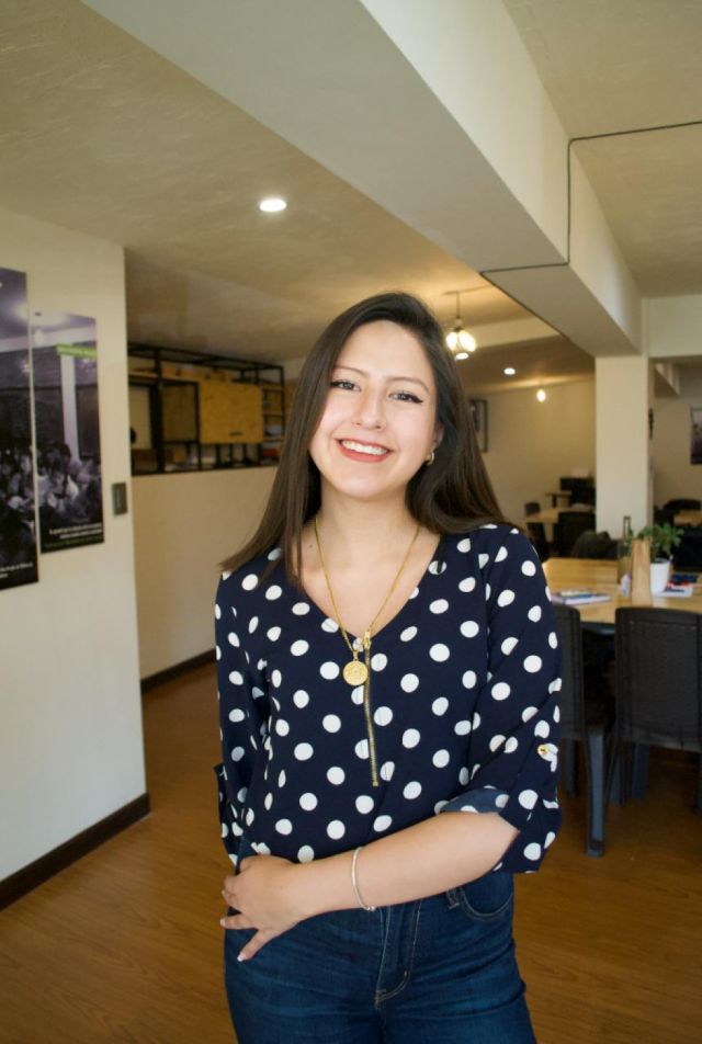 Natalia Bruzonic, artesanías personalizadas para Bolivia
