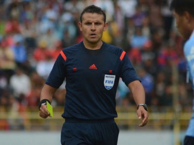 Árbitros nacionales ingresan en acción en la Copa Libertadores 