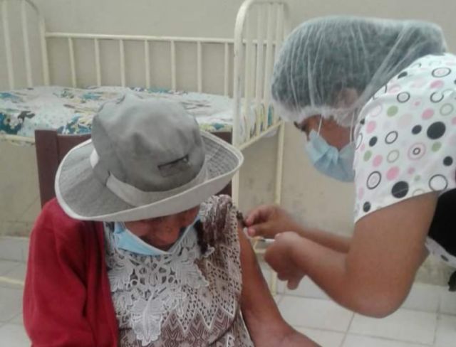 Tarija recibe 10.800 vacunas para el Covid 