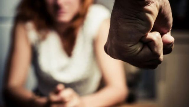 Sujeto golpeó a su pareja con un palo