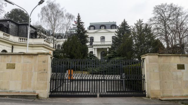 Republica Checa agudiza la crisis con Rusia