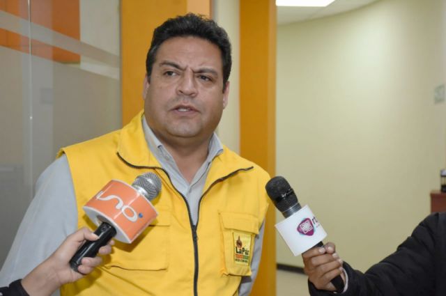 Salarios: activan Acción Popular contra Revilla