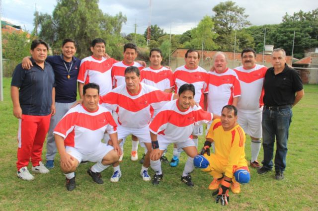 El equipo de profesores que representó al departamento.