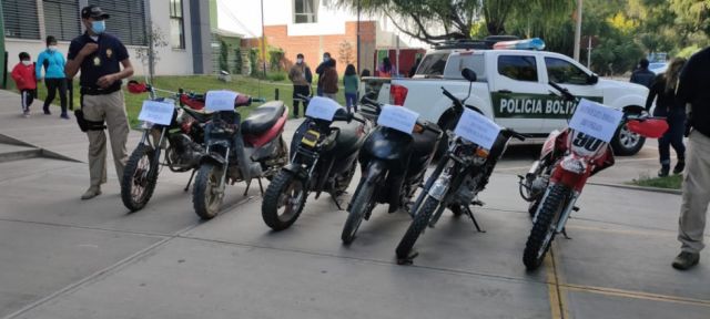 Policía entrega en Tarija motocicletas recuperadas por Diprove