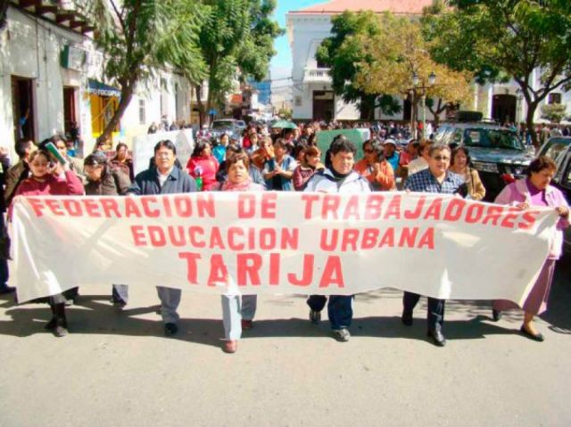 Maestros anuncian huelga de hambre e irán a una marcha el viernes en Tarija