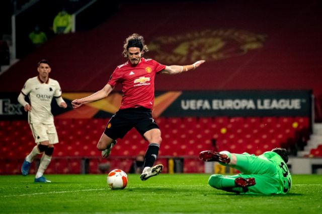 Manchester United arrasa 6-2  a la Roma y acaricia la final