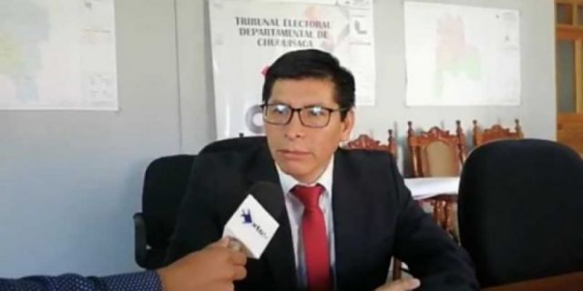 Renuncia el presidente del TED Chuquisaca, Wilfredo Cervantes