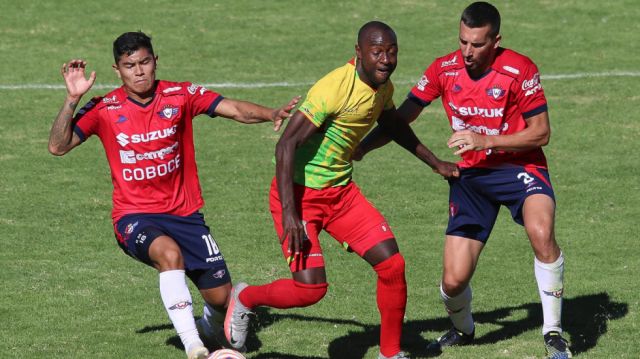 Palmaflor se encargó de golpear a Wilstermann sin remordimiento