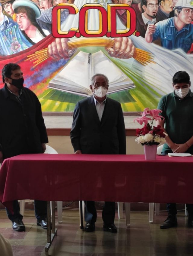 Arturo Fernández fue el centro de atención.