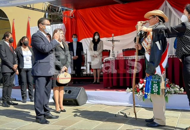 Oscar Montes jura como Gobernador de Tarija con el compromiso de sacar adelante al departamento