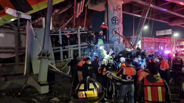 Imágenes de dron muestran el lugar del desplome de un puente del metro en Ciudad de México que provocó 23 muertos
