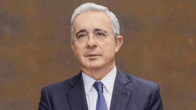 Colombia: denuncian a Uribe por incitar a la violencia