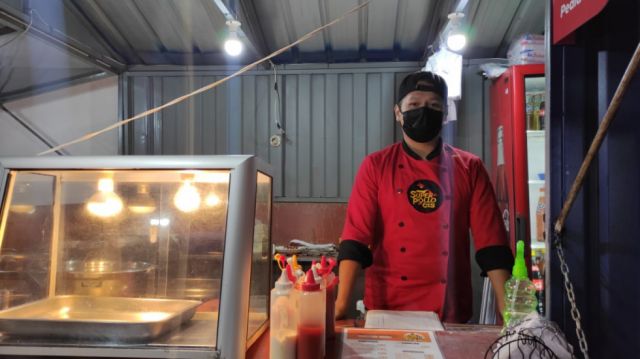 Jonatan Tapia con Súper Pollo Cis