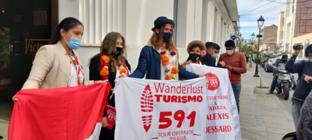El influencer Alexis Dessard y la tarea de limpiar el río Guadalquivir 