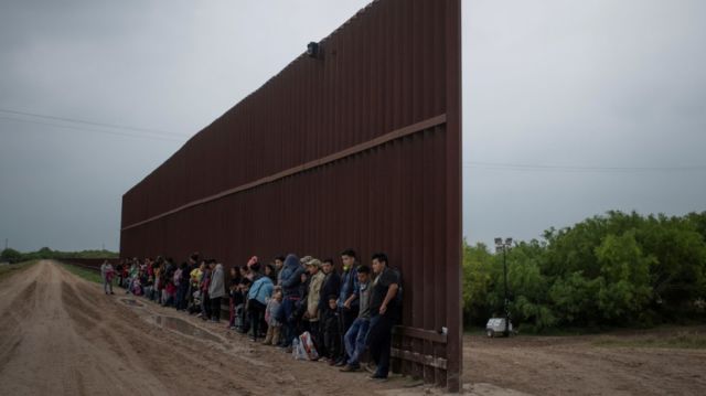 EEUU: récord de detenciones fronterizas de migrantes