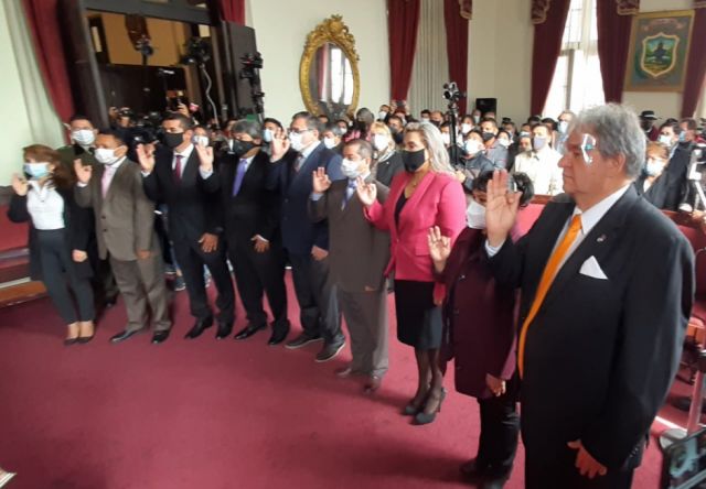 Torres y sus secretarios, entre  endeudados y sin patrimonios