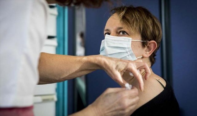 Covid: Francia supera los 20 millones de vacunados