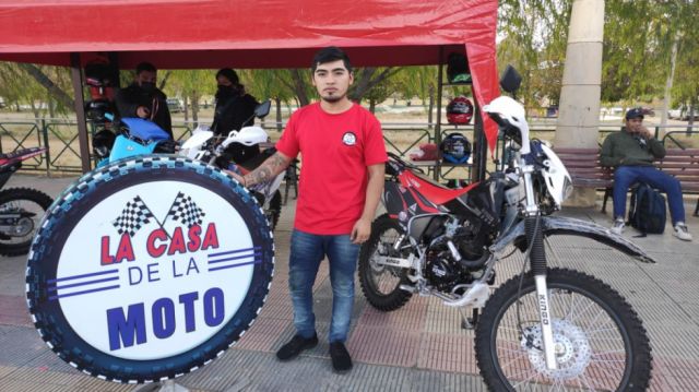 Fabricio Hoyos con La casa de la moto.