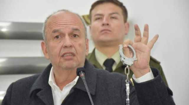 Dos legisladores coinciden en extraditar a Murillo