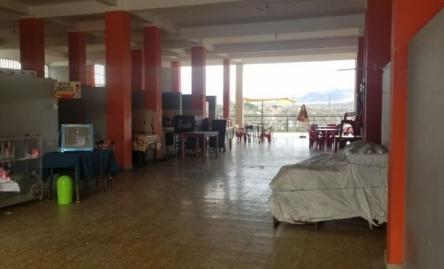 Mercados municipales en Tarija, con puestos vacíos o abandonados