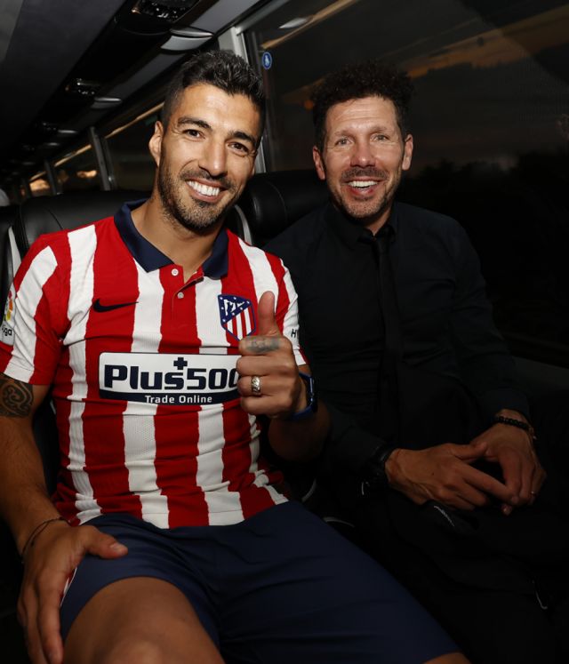 Simeone explicó cómo convenció a Suárez de jugar en el Atlético
