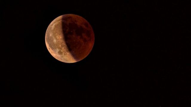 A las 05:44 iniciará el Eclipse Total de Luna, en Bolivia su vista será parcial 