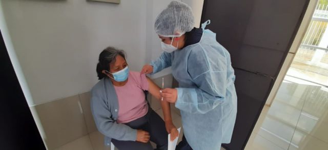 Vacunación a personas mayores de 50 años llegó al 58%, no hay dosis en Tarija