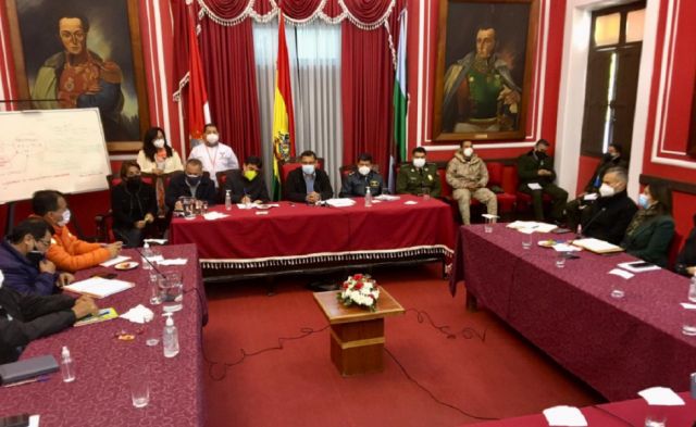 Alcaldes alistan “resistencia” en defensa de la Ley del 8%