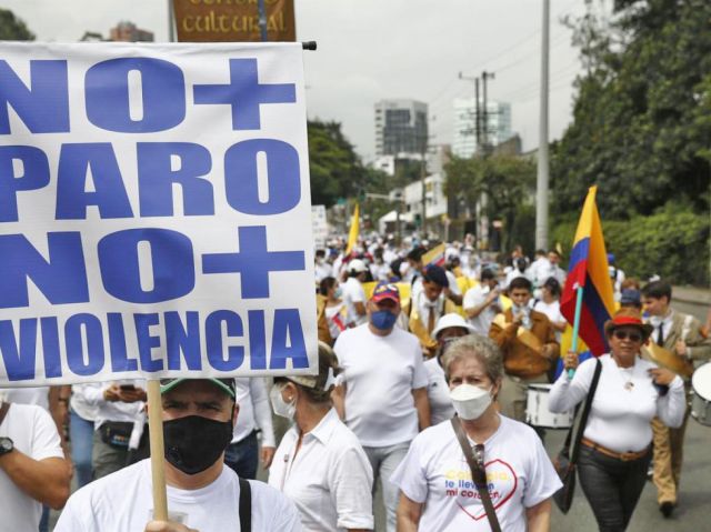 Miles de colombianos marcharon en Bogotá