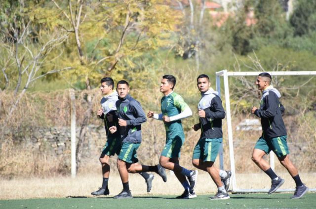 Con locales y algunos extranjeros, Real Tomayapo volvió a los entrenamientos 
