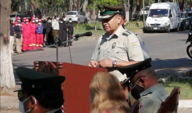 Policías rinden homenaje a su institución 
