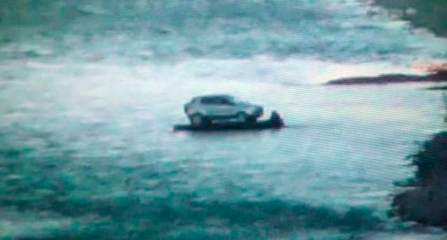 Contrabandistas pasaron una camioneta a bordo de un gomón en el río Bermejo