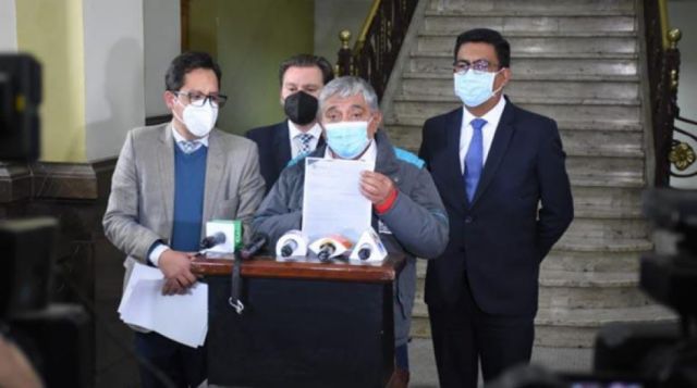 Oposición repudia retención de fondos al municipio paceño