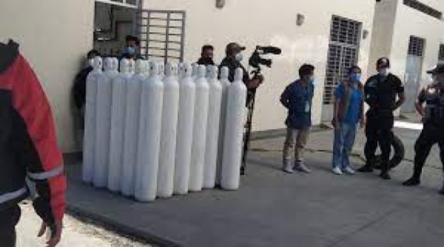 Vetan a más 48 personas por comprar oxígeno y revenderlo a precio elevado en Cochabamba