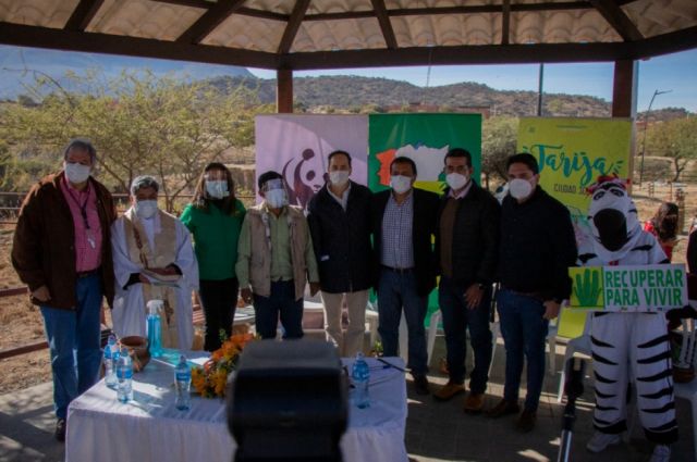Alcaldía de Tarija recupera 3 hectáreas de la basura en el Distrito 10 e inaugura "plaza ecológica"
