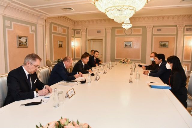 Gazprom y YPFB negocian inversión para exploración del campo Vitiacua
