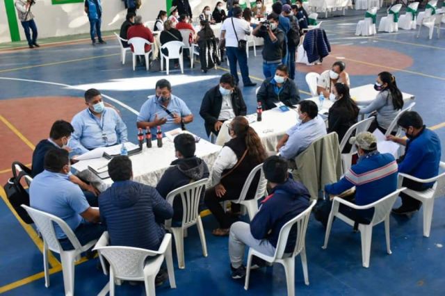 Los cívicos del Sur y el Gobierno acuerdan vacunación en fronteras