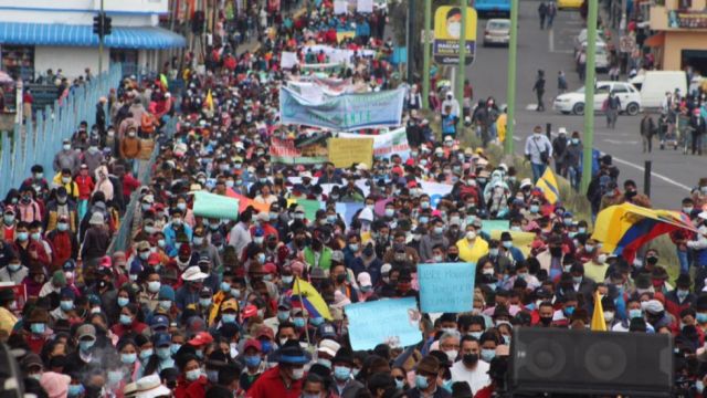 Indígenas vuelven a las calles en Ecuador