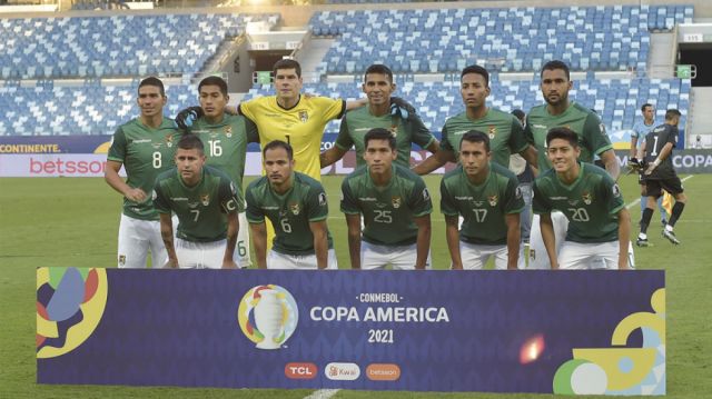 Apuntes del partido de Bolivia desde el estadio Arena Pantanal