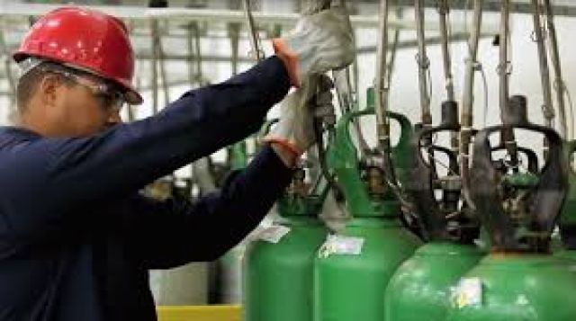 Senado plantea que hospitales públicos y privados tengan generadores de oxigeno
