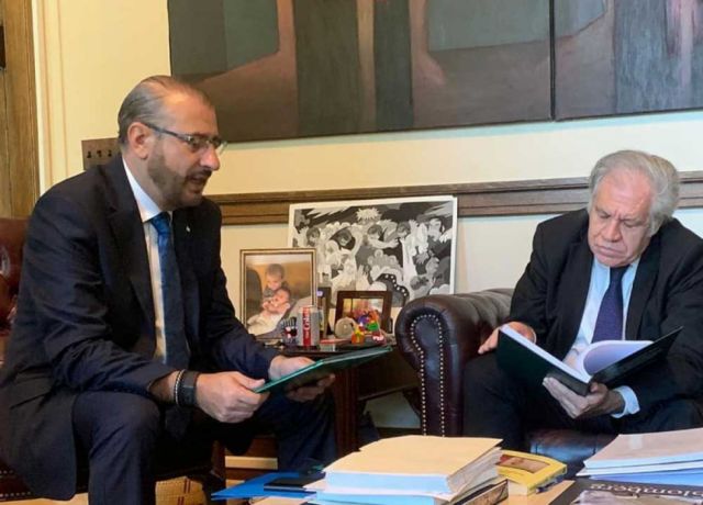 Cívicos cruceños se reunieron con Almagro